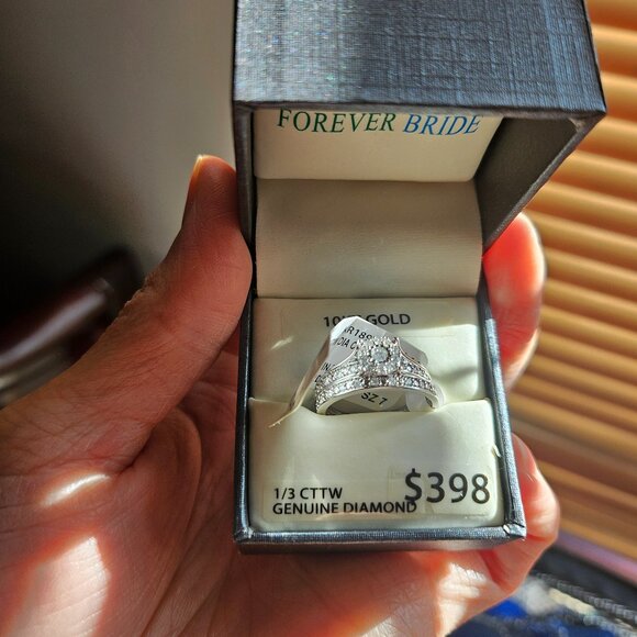 NEW 10kt diamond ring - Picture 1 of 3